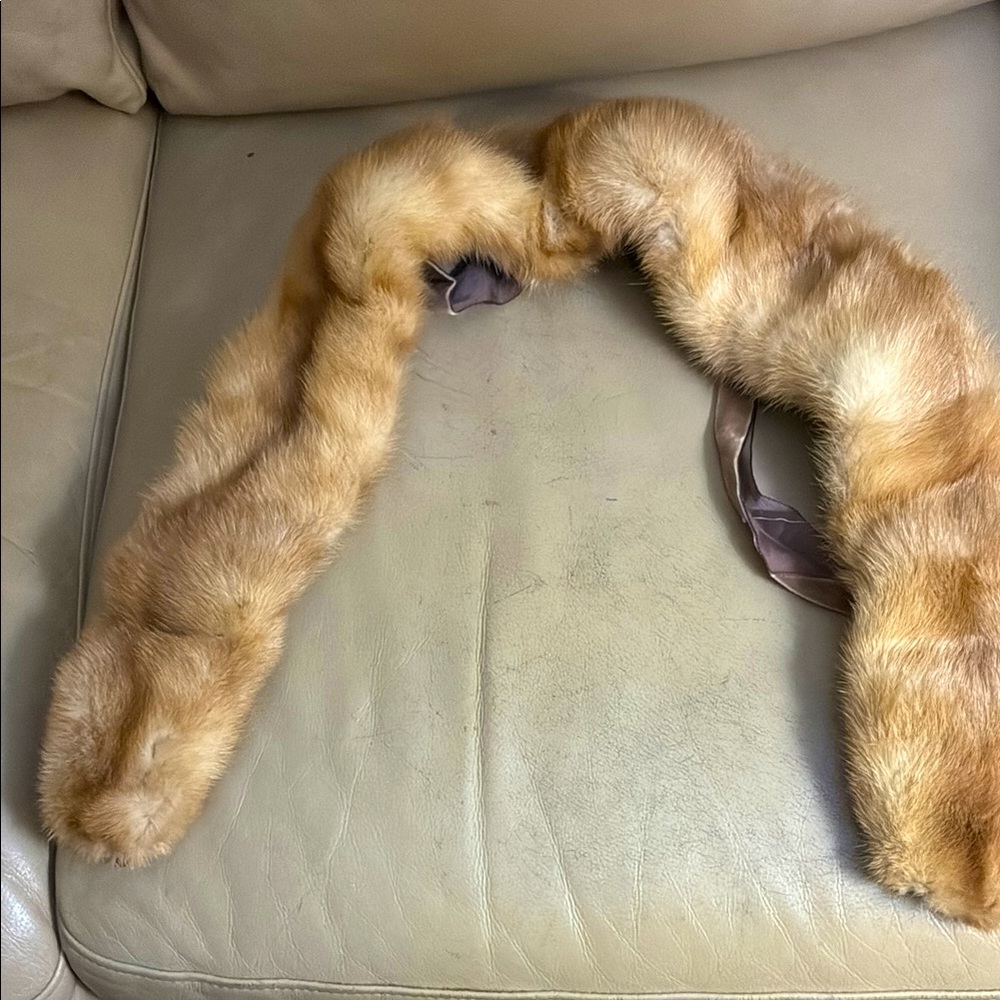 Luxurious Mink Stole/Collar Accent